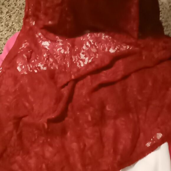 Ruby Red lacy dress - Picture 2 of 4